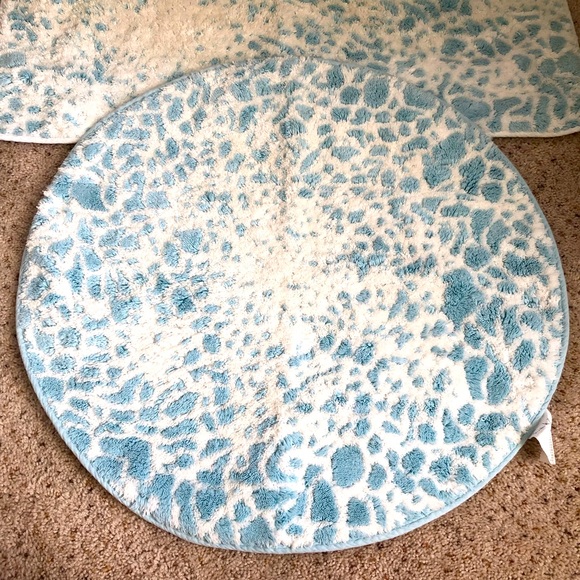 Nicole Miller Other - Nicole Miller Set of 2 Bathroom Rugs